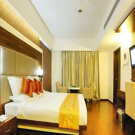 Hotel Moonlit Regency Thodupuzha Экстерьер фото