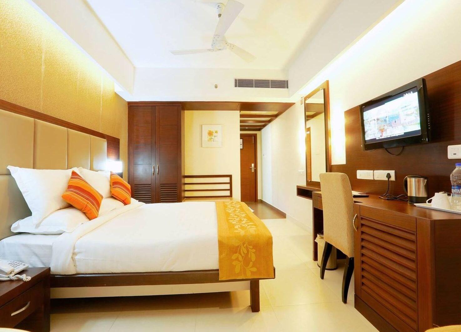 Hotel Moonlit Regency Thodupuzha Экстерьер фото