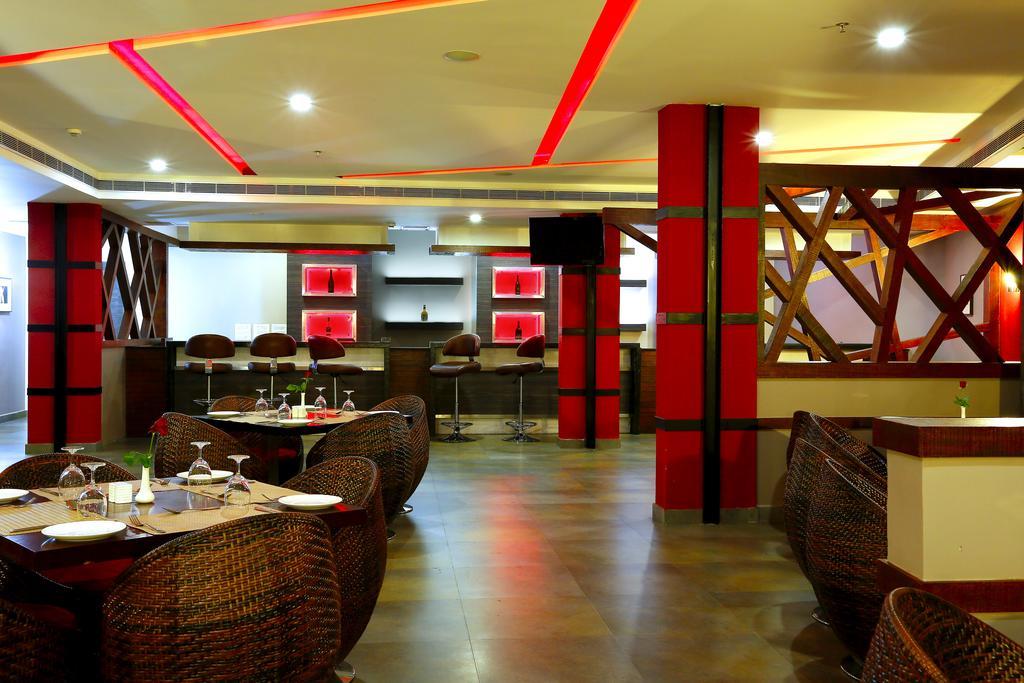 Hotel Moonlit Regency Thodupuzha Экстерьер фото