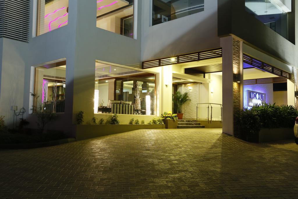Hotel Moonlit Regency Thodupuzha Экстерьер фото