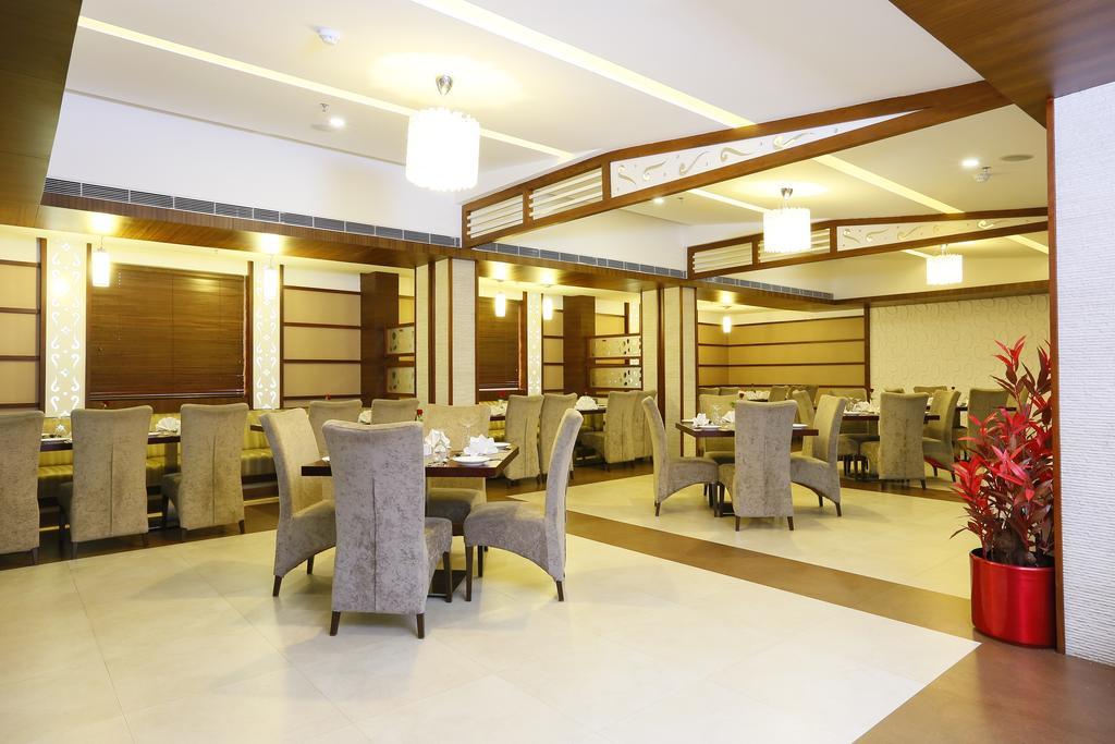 Hotel Moonlit Regency Thodupuzha Экстерьер фото
