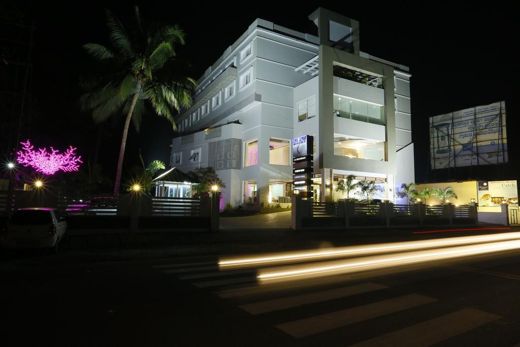 Hotel Moonlit Regency Thodupuzha Экстерьер фото