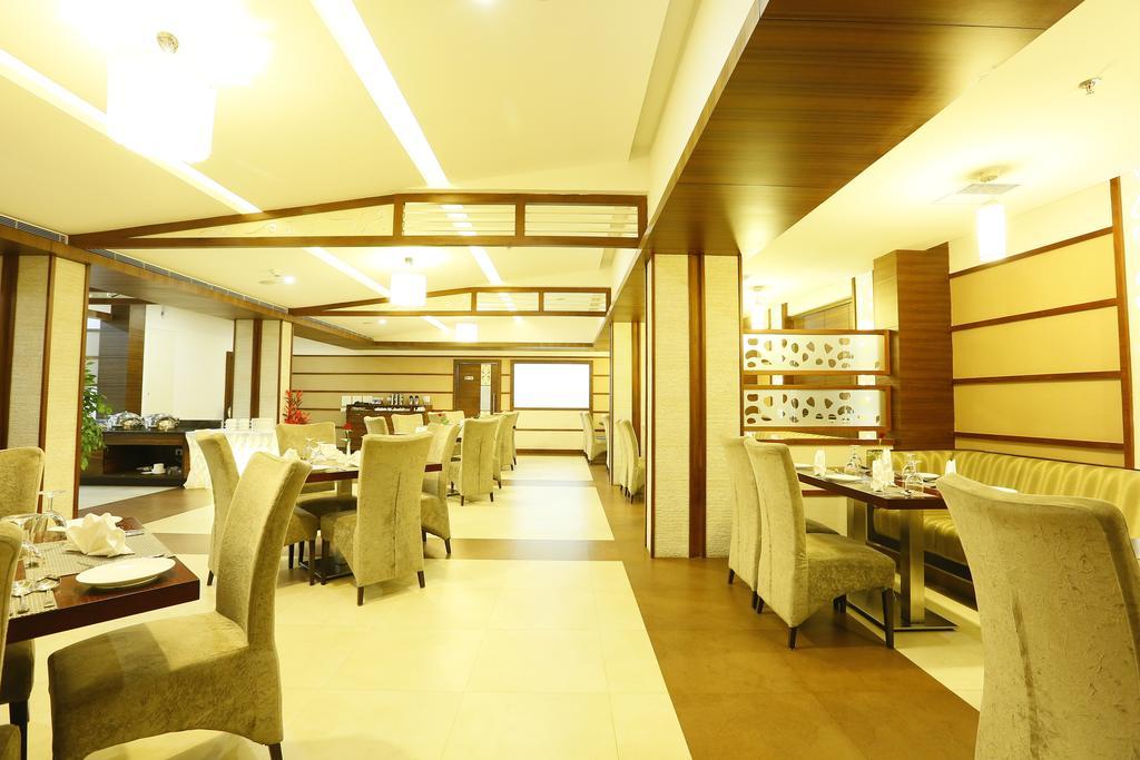 Hotel Moonlit Regency Thodupuzha Экстерьер фото