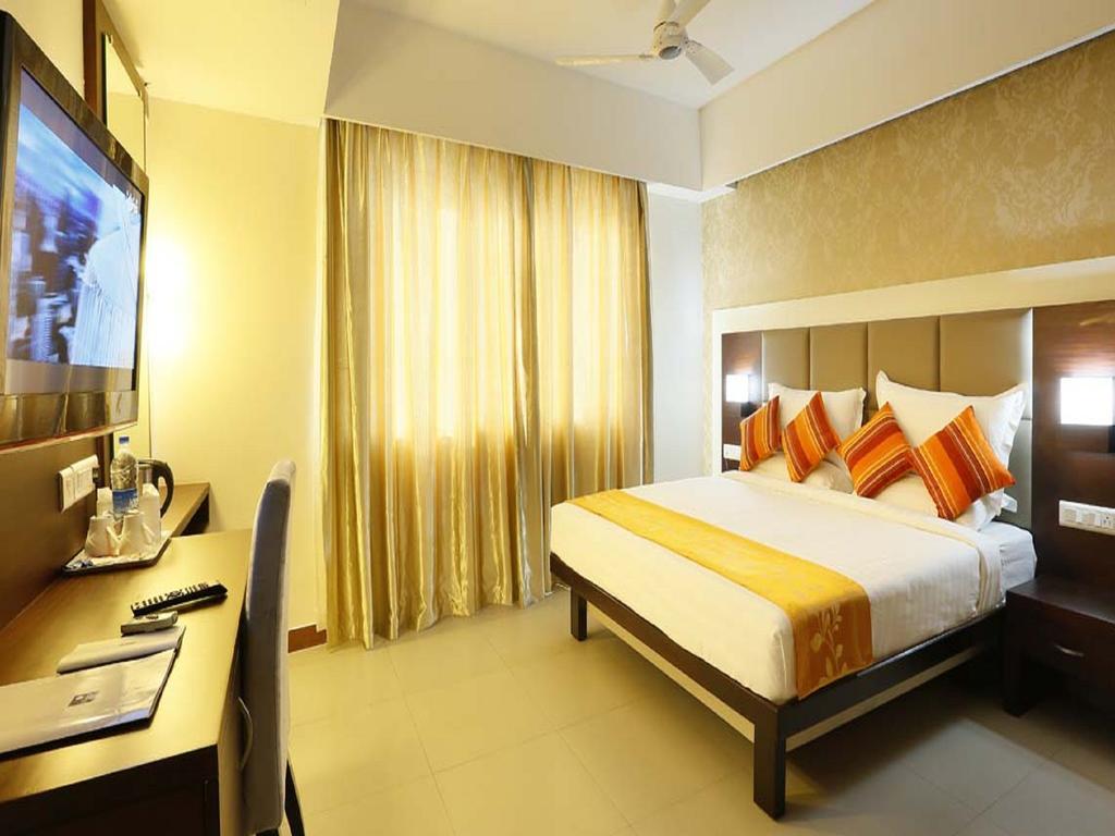 Hotel Moonlit Regency Thodupuzha Экстерьер фото